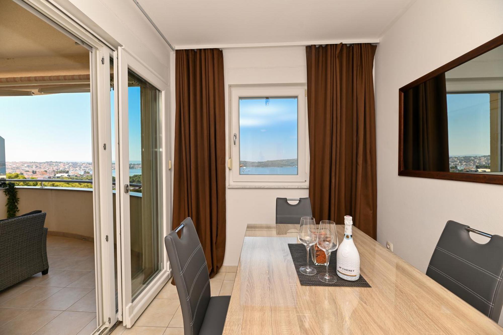 Sunny Place With Sea View Trogir Extérieur photo