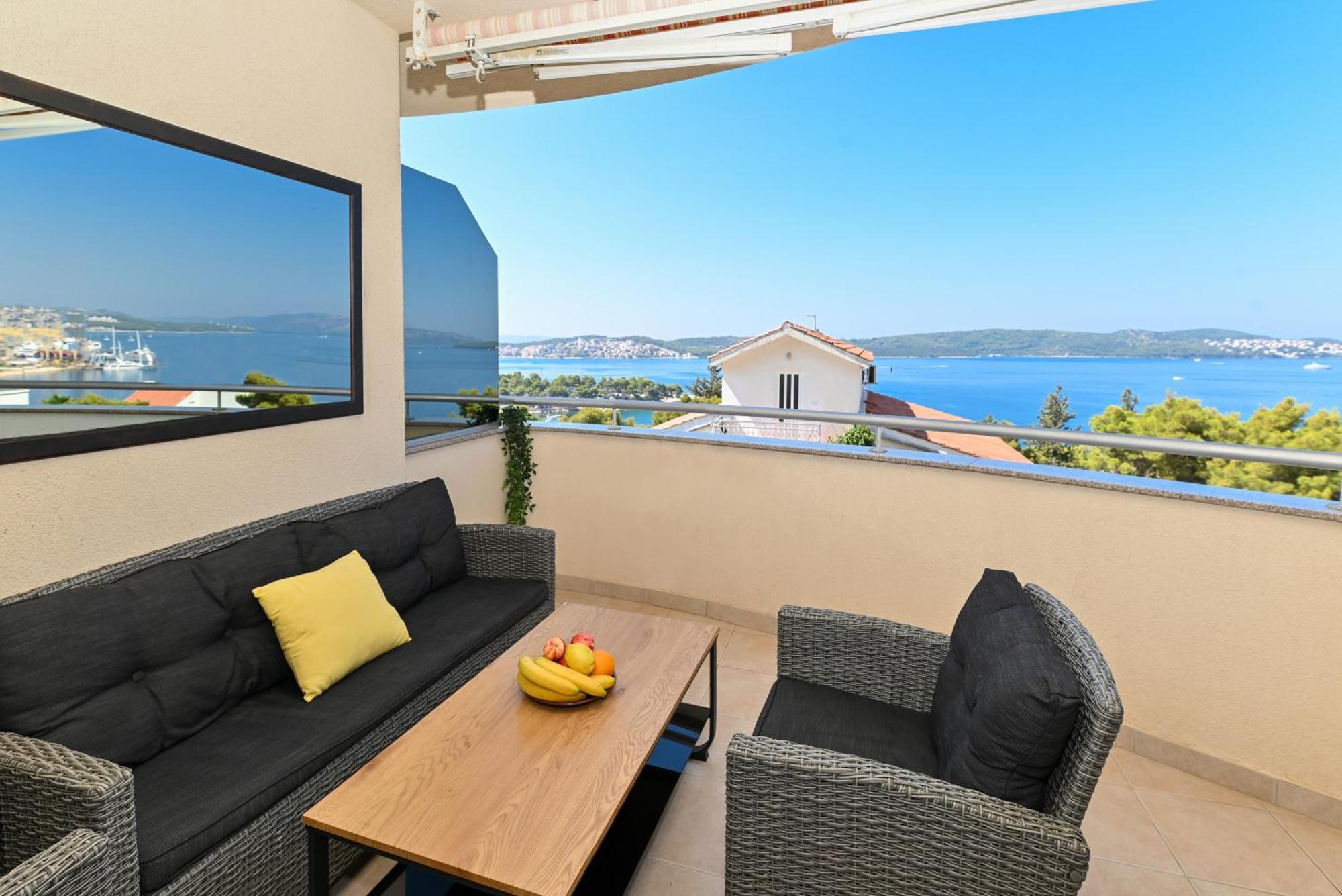 Sunny Place With Sea View Trogir Extérieur photo