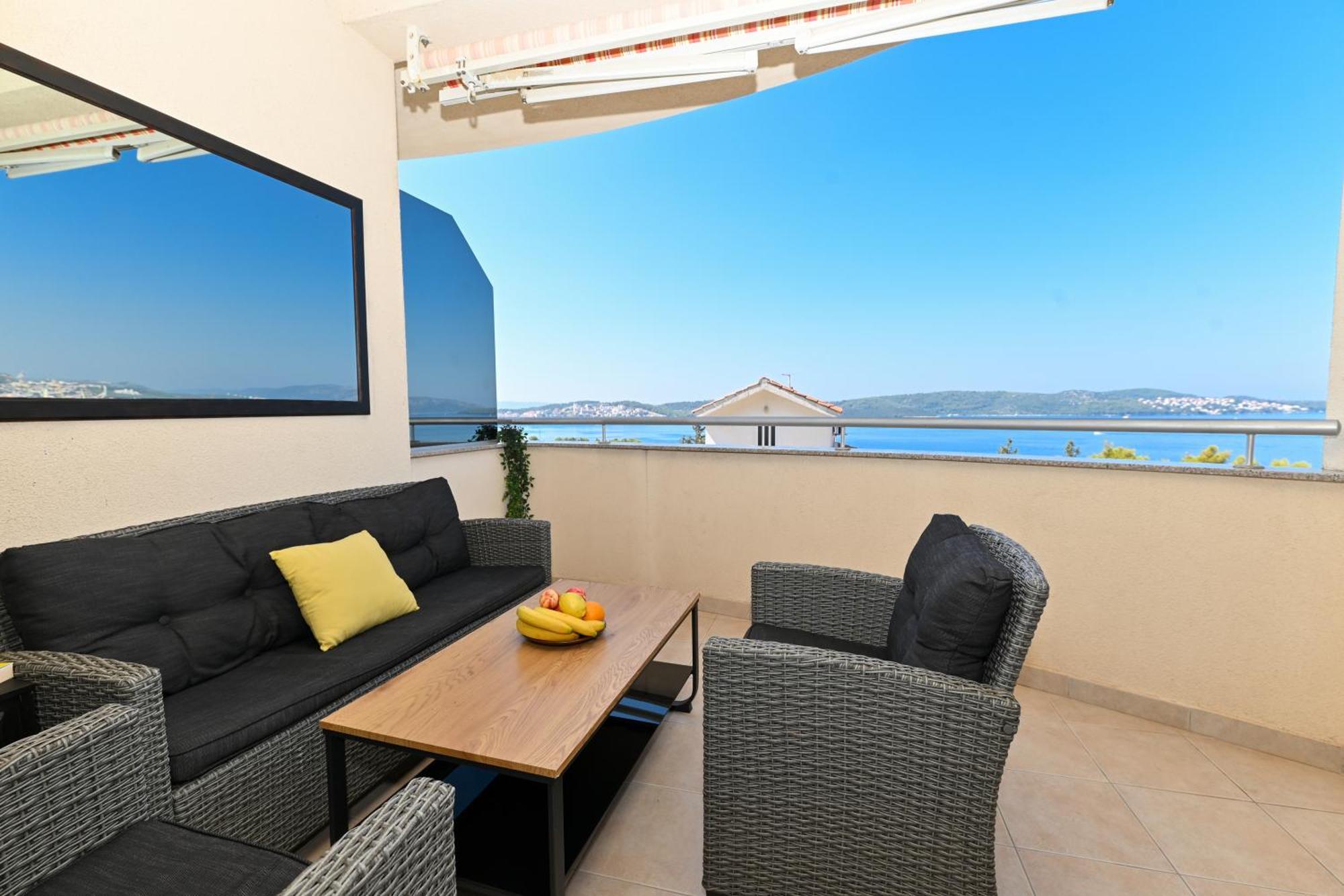 Sunny Place With Sea View Trogir Extérieur photo
