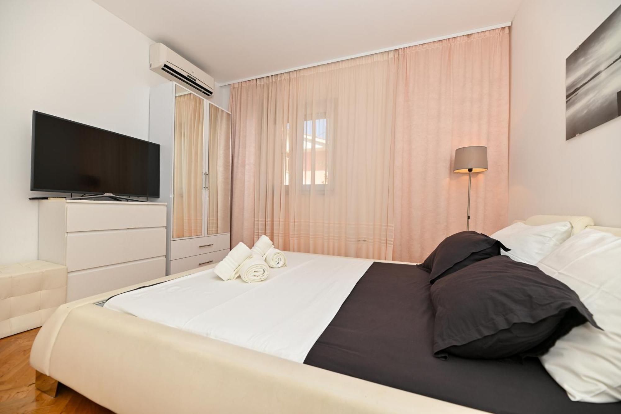 Sunny Place With Sea View Trogir Extérieur photo