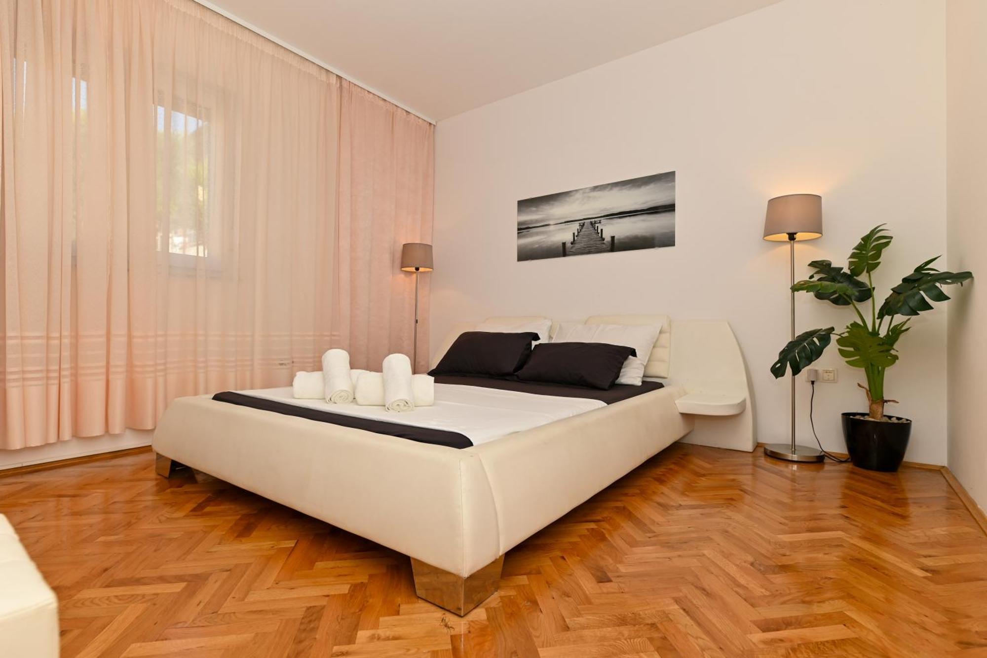 Sunny Place With Sea View Trogir Extérieur photo