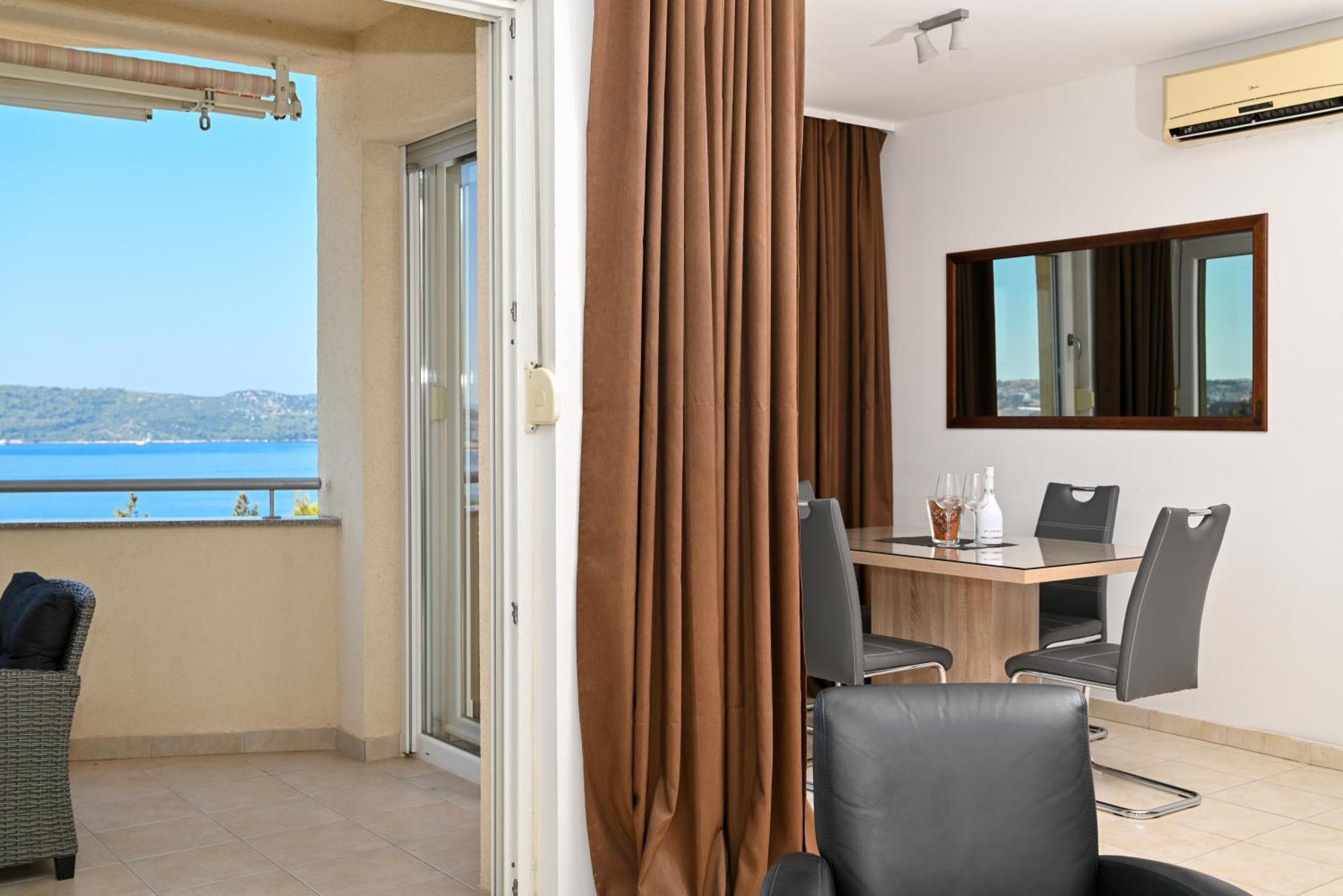 Sunny Place With Sea View Trogir Extérieur photo
